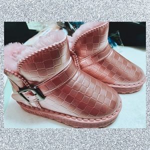 Girls Metallic Rose Pink Winter Thermal Snow Boots  Size 28
